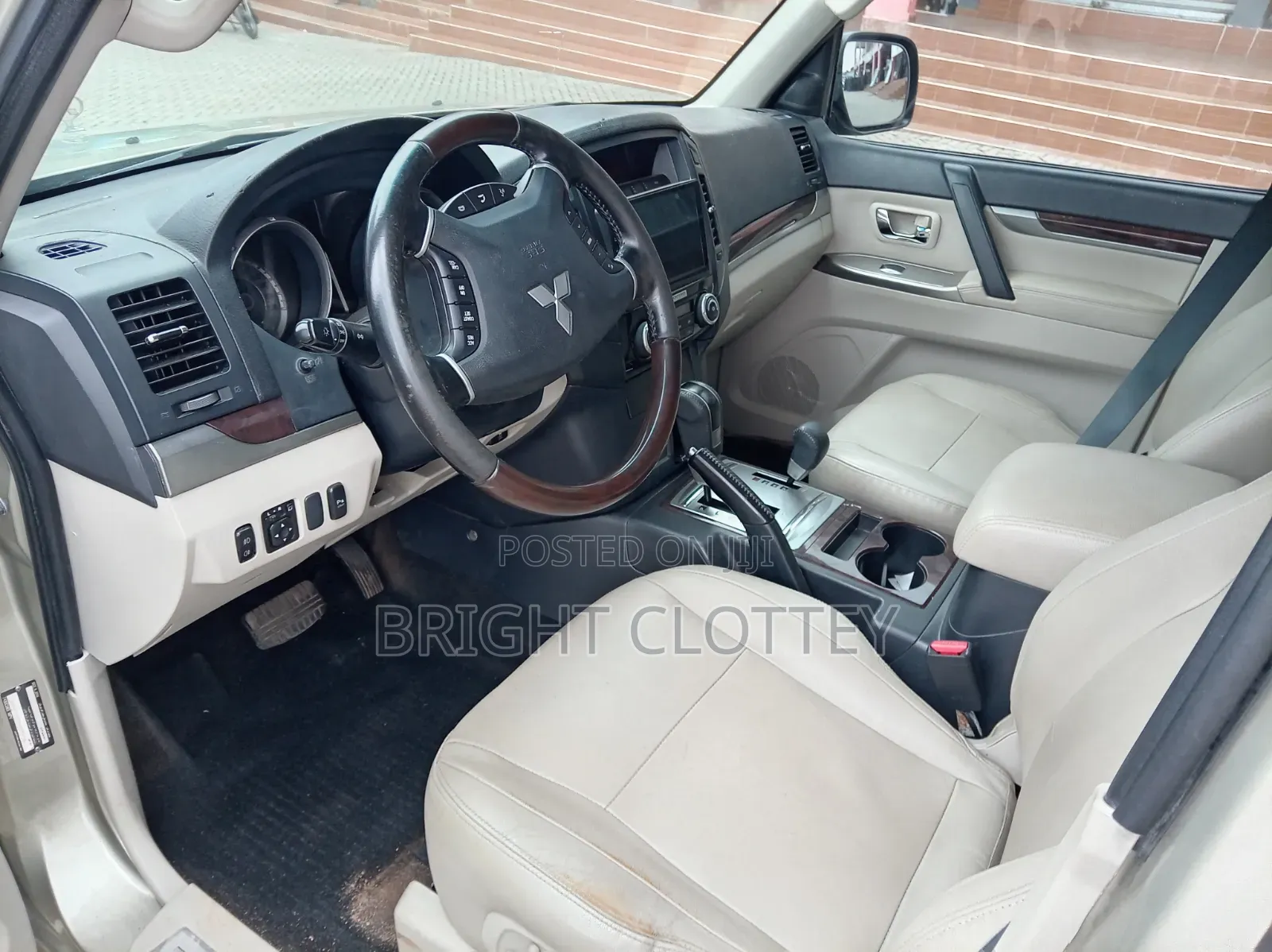 Mitsubishi Pajero 2017 Gray