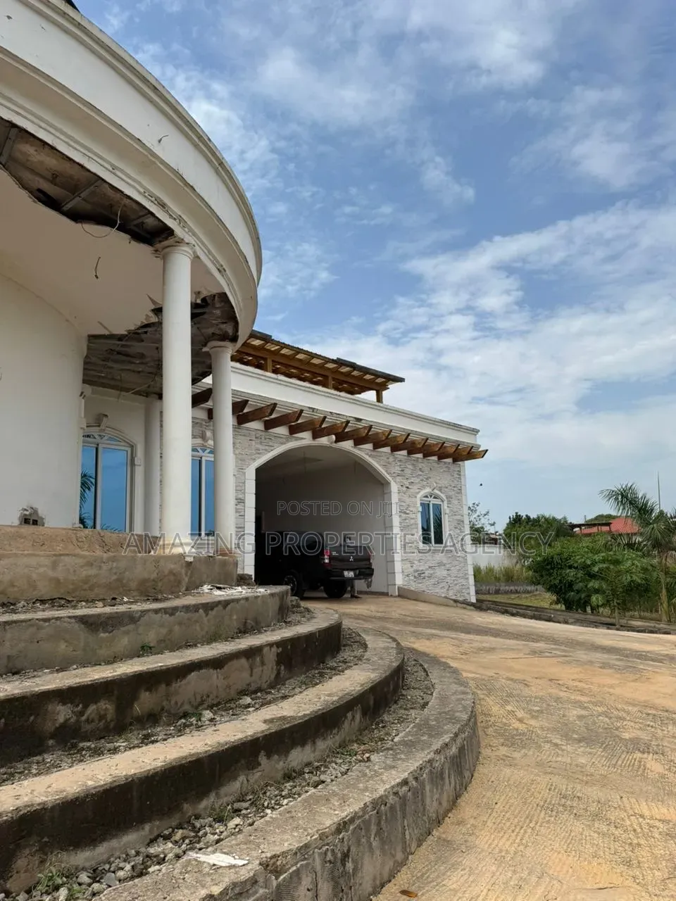 4bdrm House in Aburi for sale