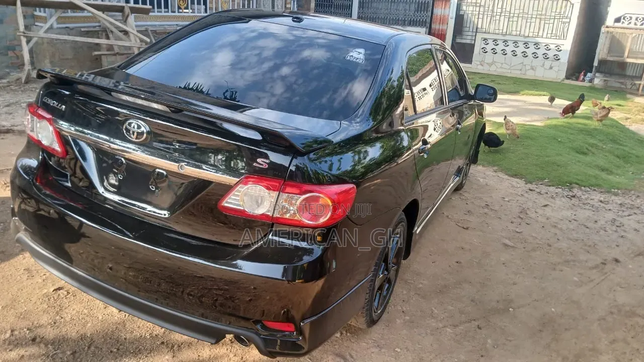 Toyota Corolla 2013 Black
