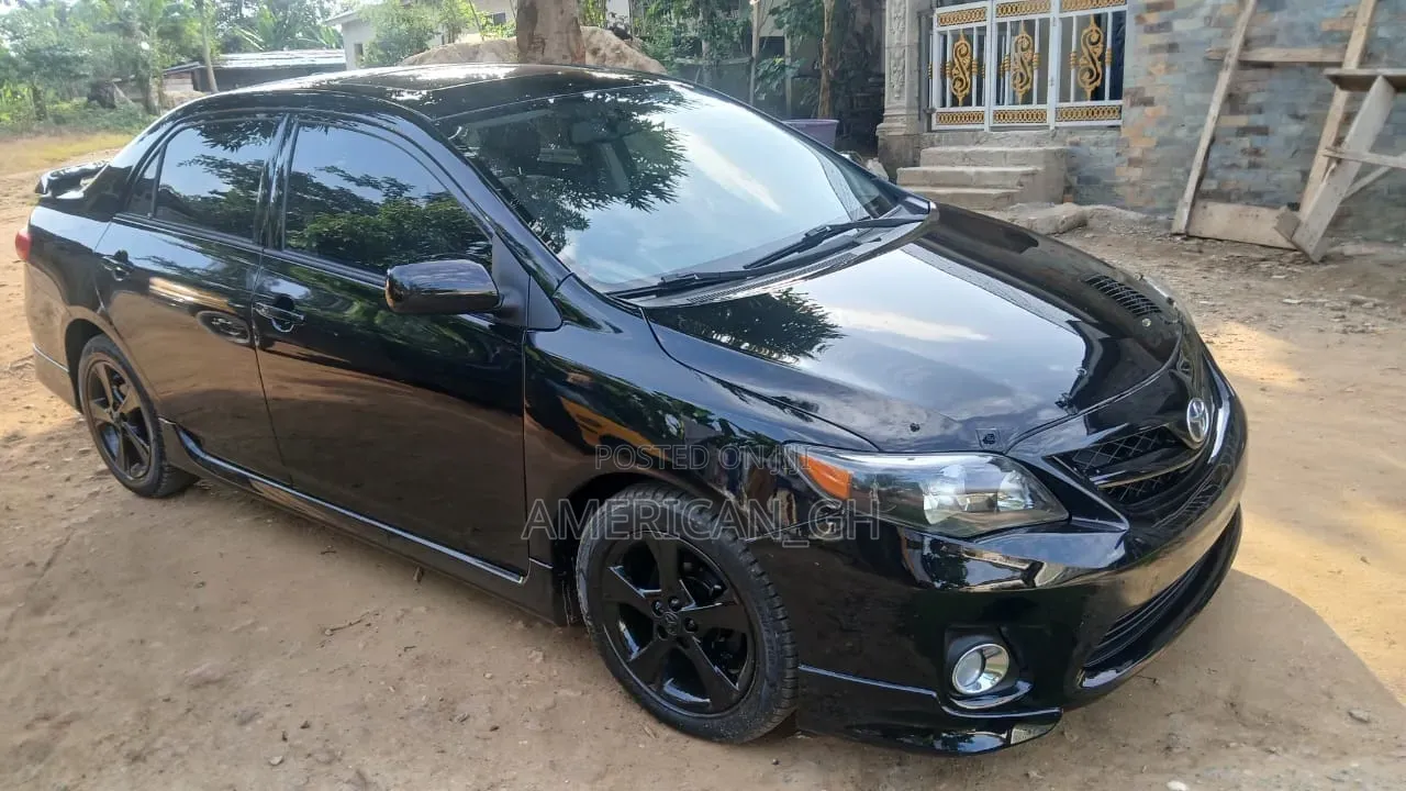 Toyota Corolla 2013 Black