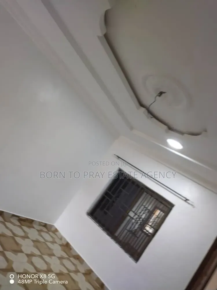 2bdrm Apartment in Born To Pray Estate, Ejisu-Juaben Municipal for rent