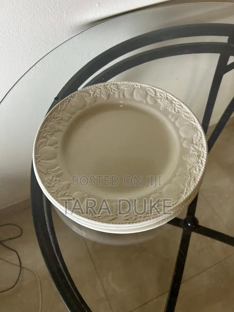 Set of 4 Off-White Relief Salad/Dessert Plates