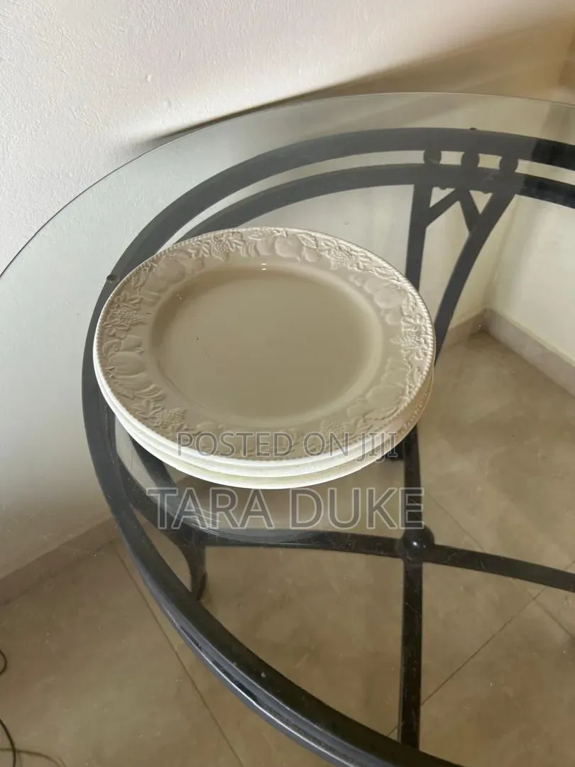 Set of 4 Off-White Relief Salad/Dessert Plates