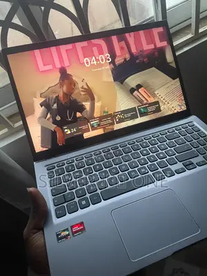 Laptop Asus Vivobook 15 16GB AMD Ryzen 7 SSD 500GB