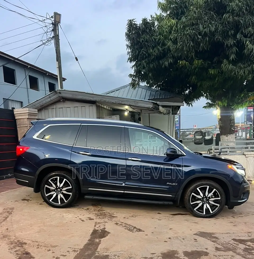 Honda Pilot Touring 8 Passenger AWD 2020 Blue