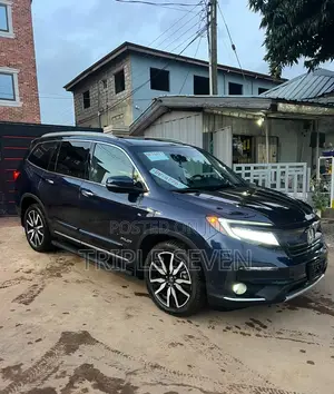 Honda Pilot Touring 8 Passenger AWD 2020 Blue