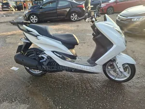 Yamaha Majesty 2022 White