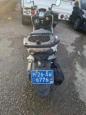 Yamaha Majesty 2022 White