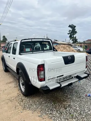 Nissan Hardbody 2020 White