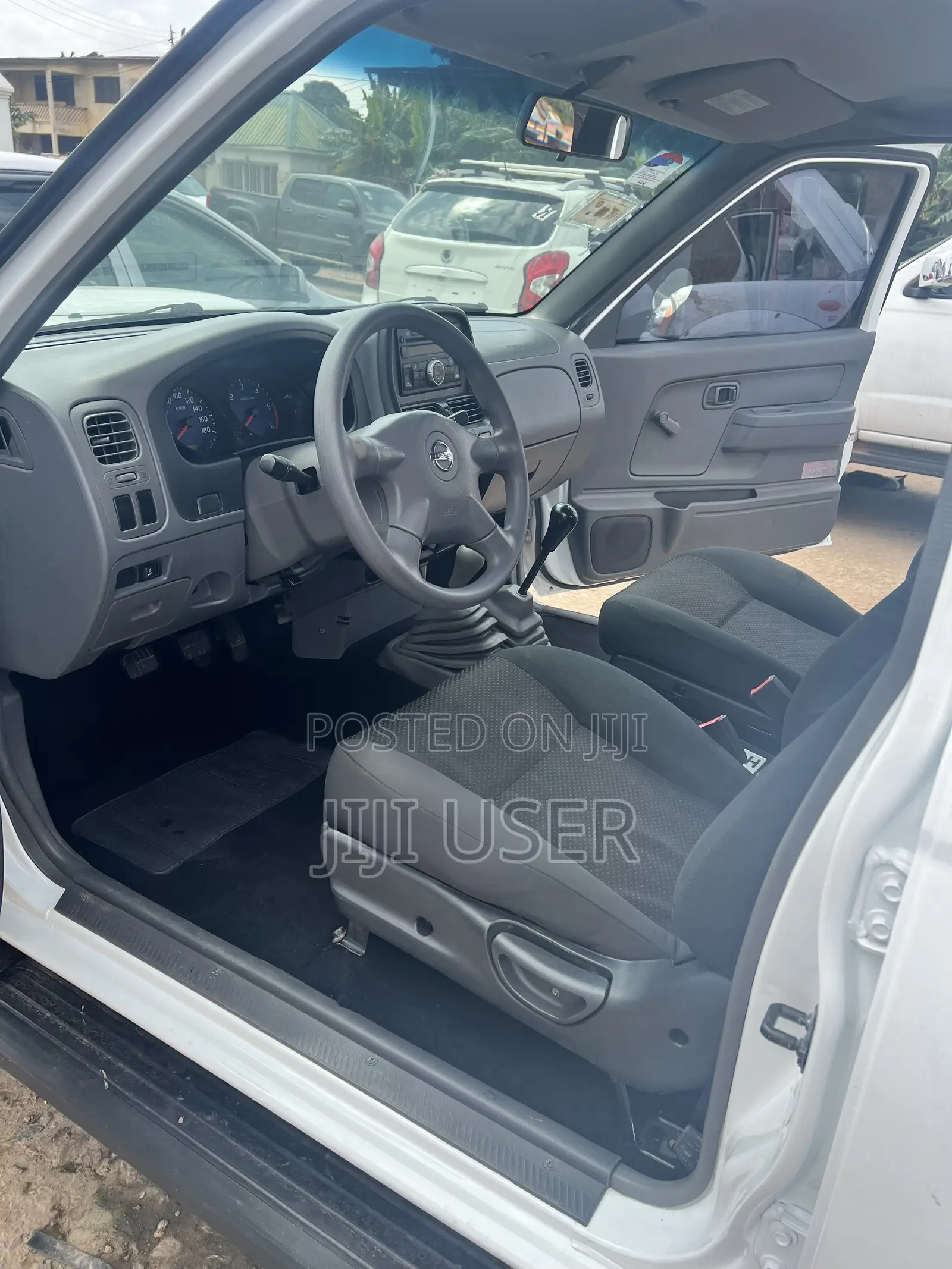 Nissan Hardbody 2020 White