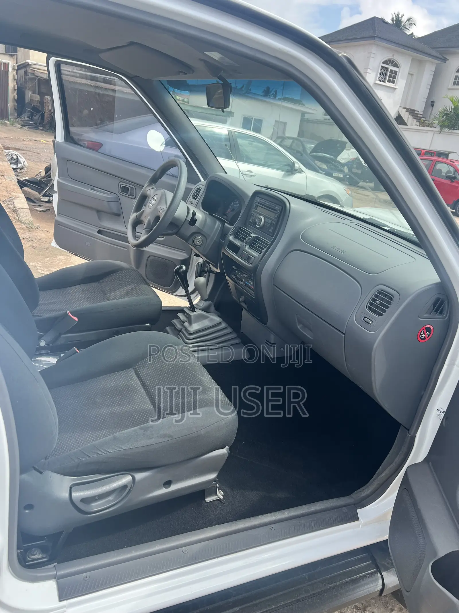 Nissan Hardbody 2020 White