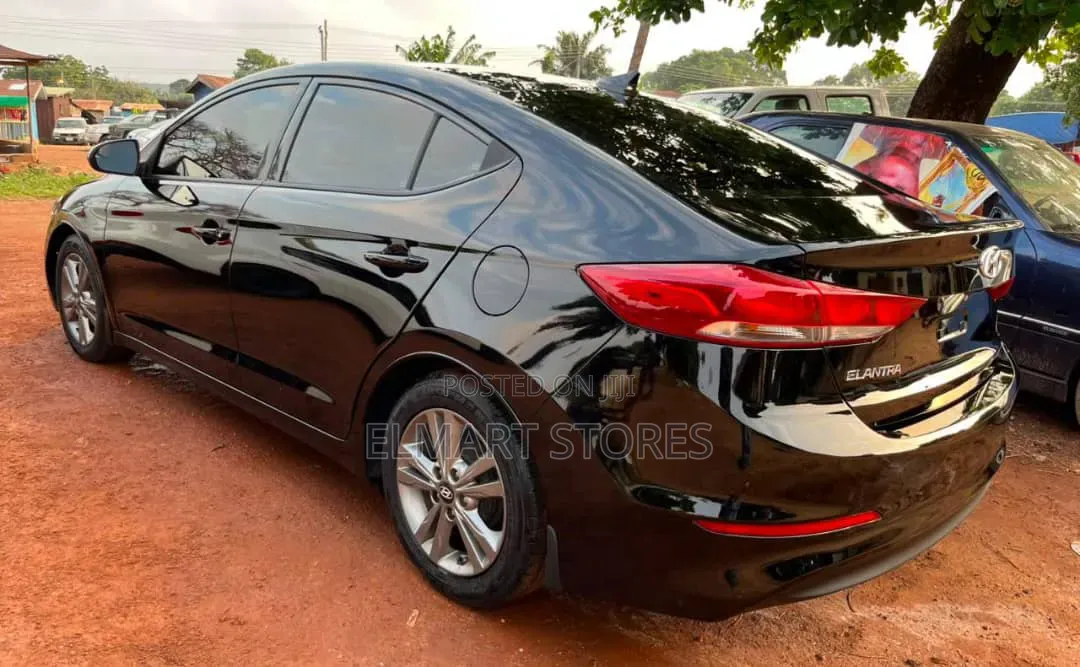 Hyundai Elantra 2017 Black