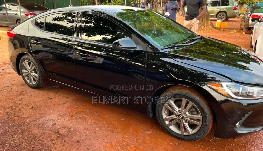 Hyundai Elantra 2017 Black