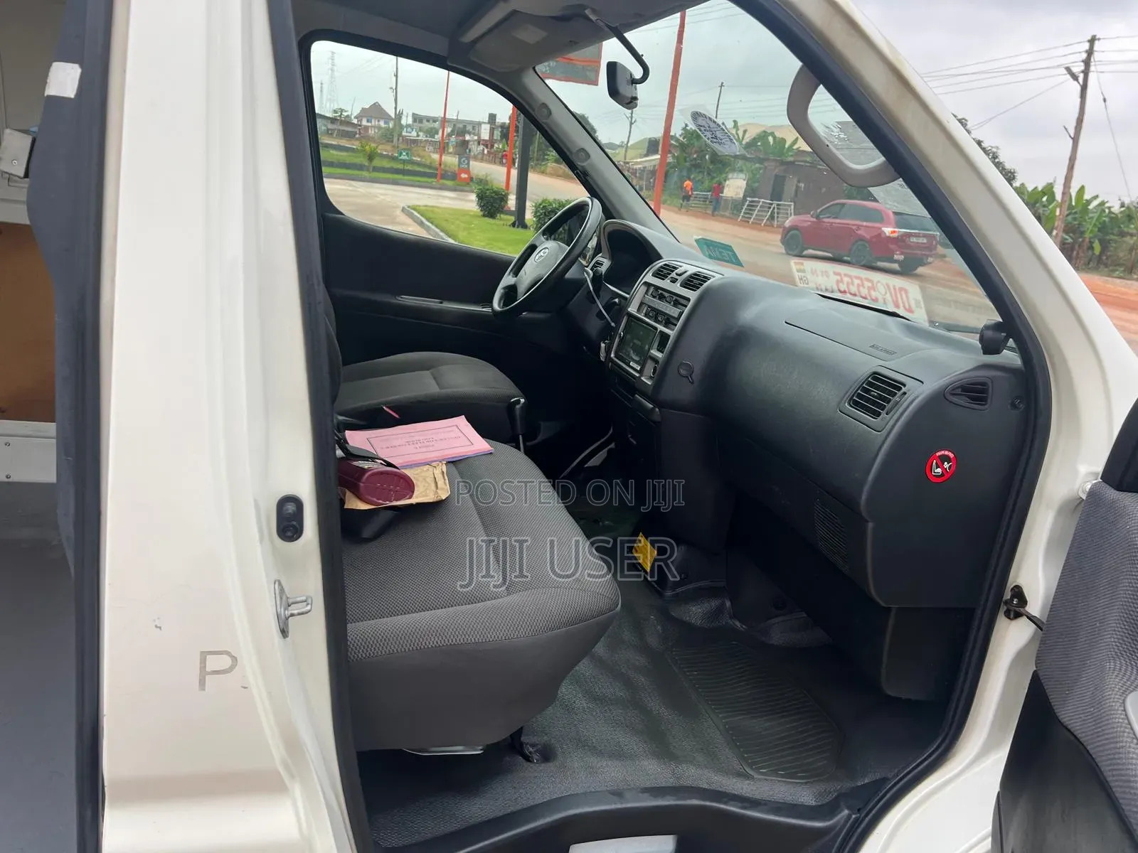Toyota HiAce 2012 White