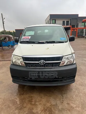 Toyota HiAce 2012 White