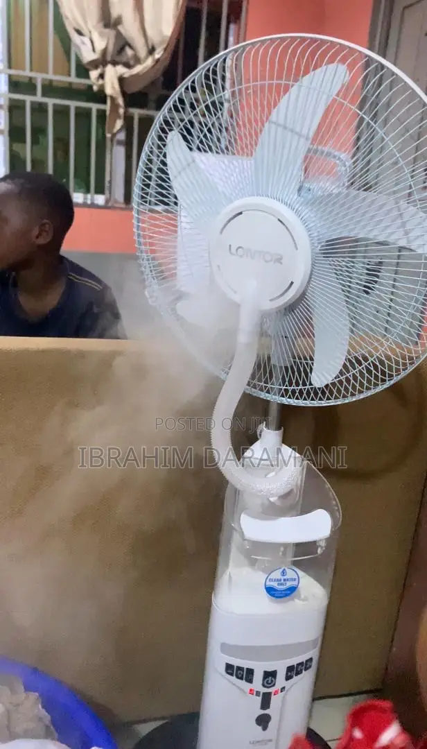 Rechargable Water Mist Electric Standing Fan