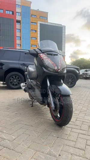 Yamaha 2019 Black