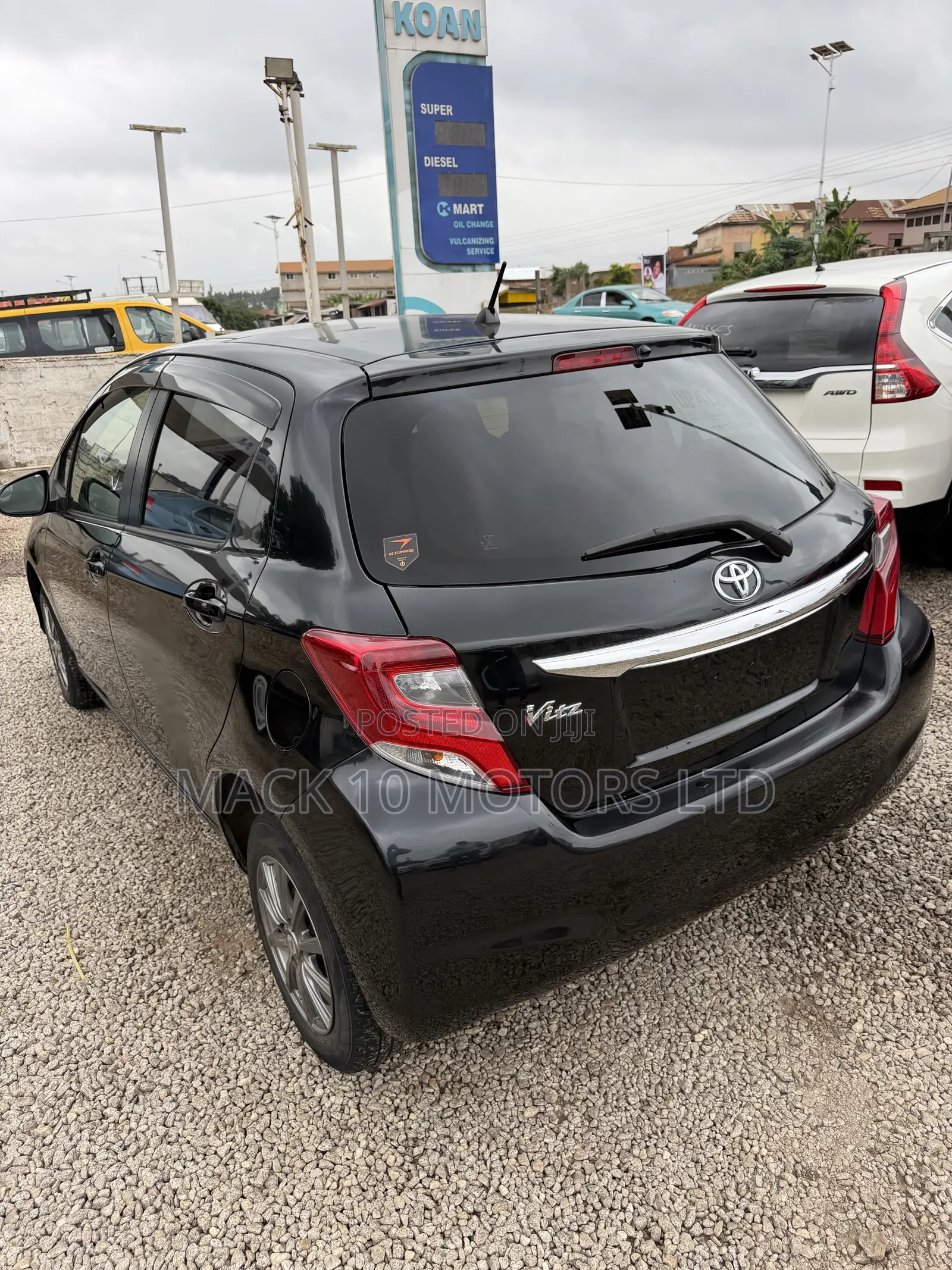 Toyota Vitz 1.5 FWD 3dr 2015 Black