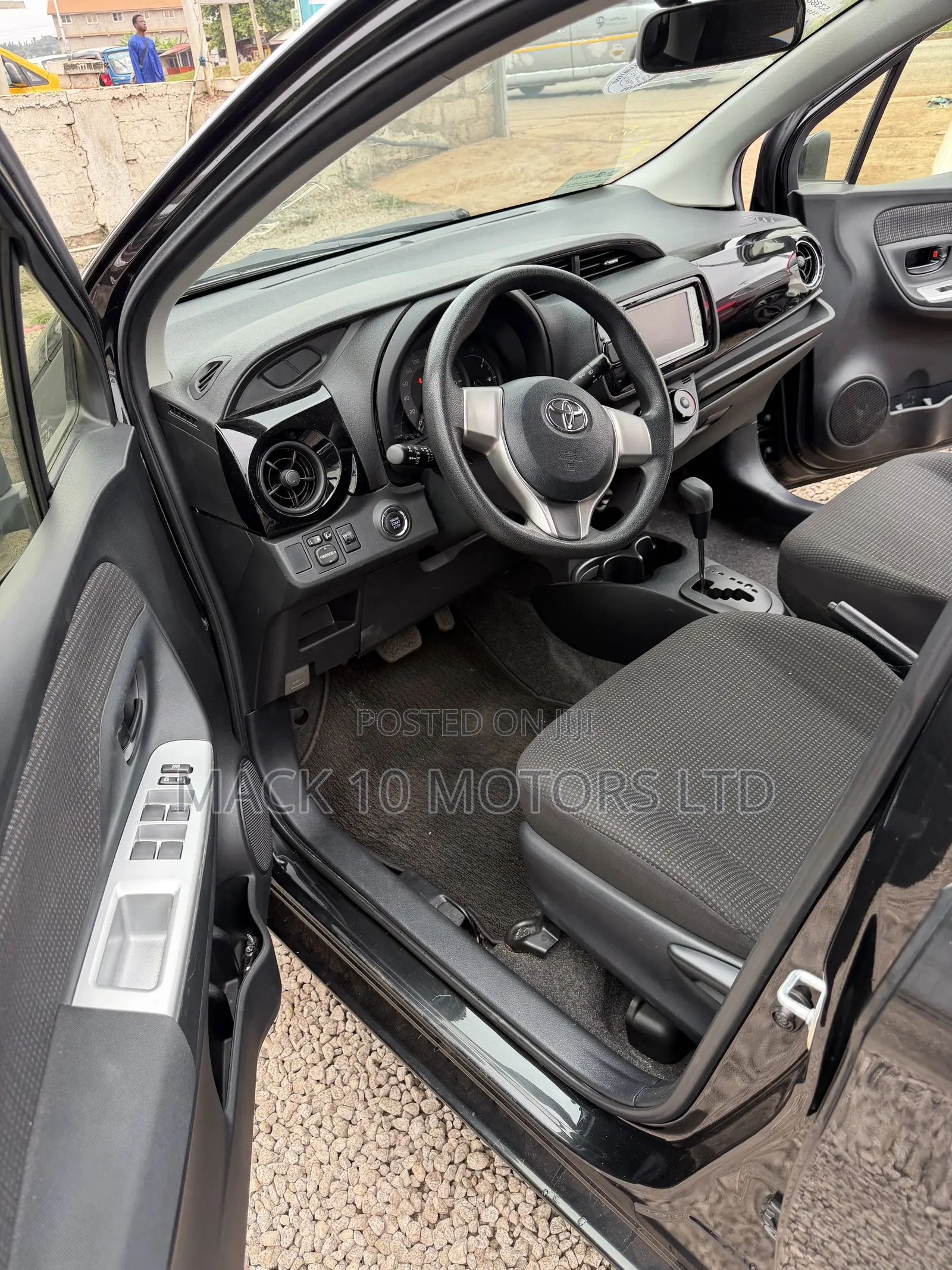 Toyota Vitz 1.5 FWD 3dr 2015 Black