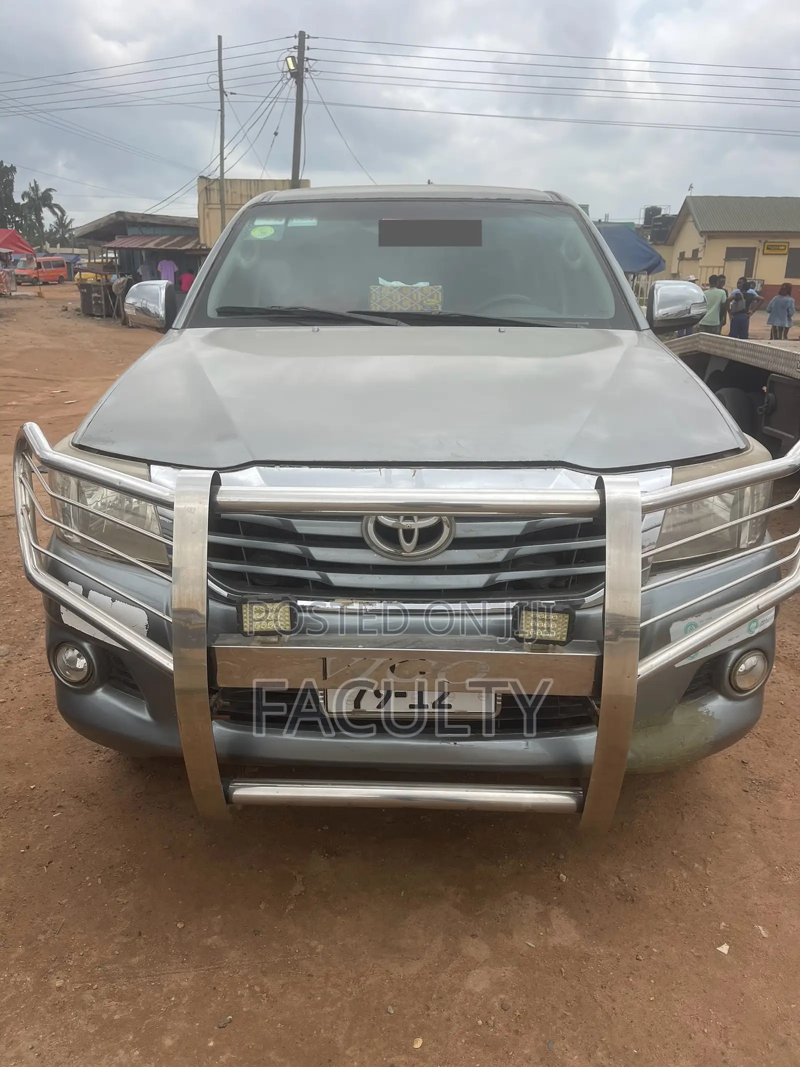 Toyota Hilux 2.5 D-4D 4X4 SRX 2011 Gray