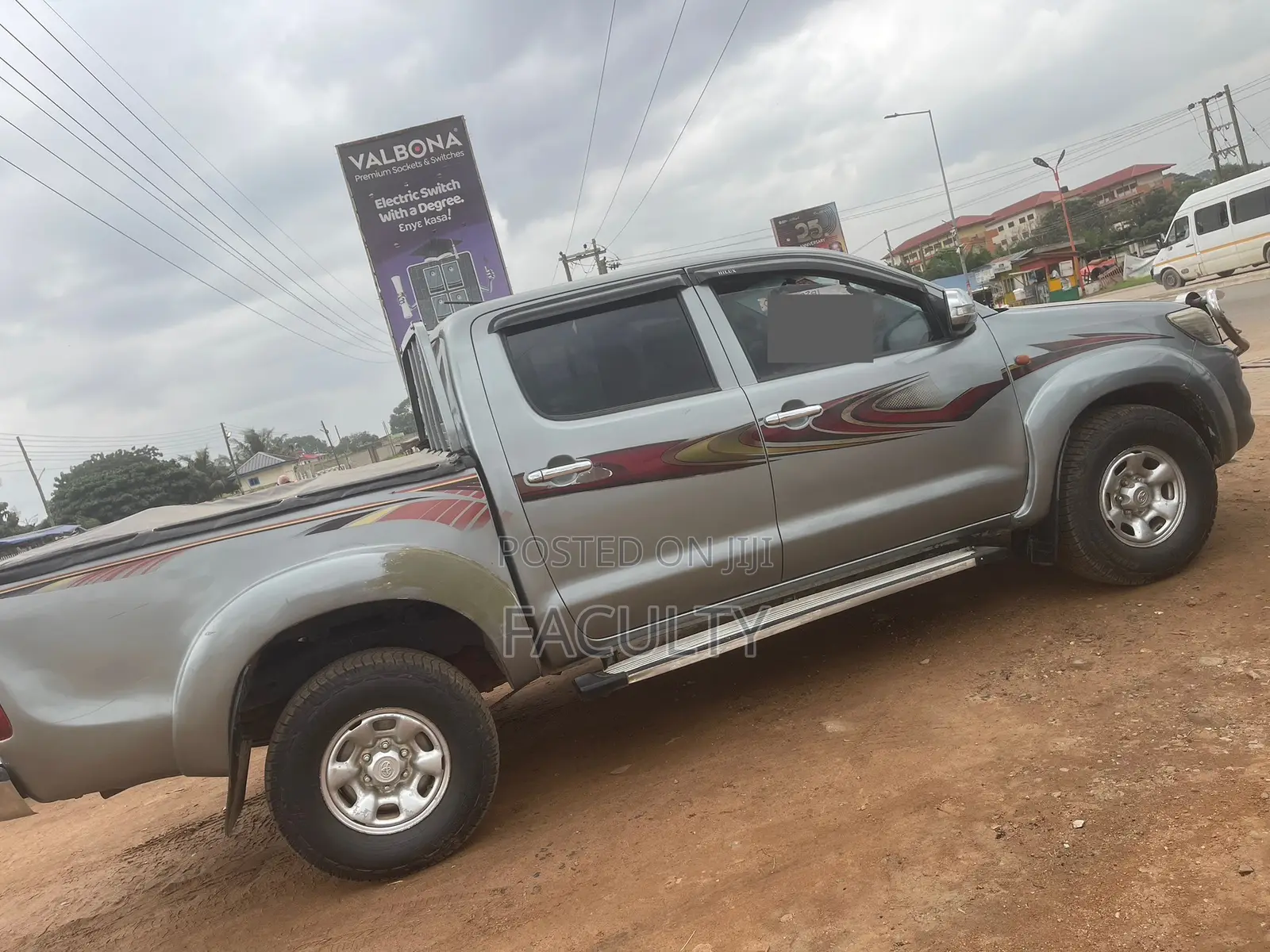 Toyota Hilux 2.5 D-4D 4X4 SRX 2011 Gray