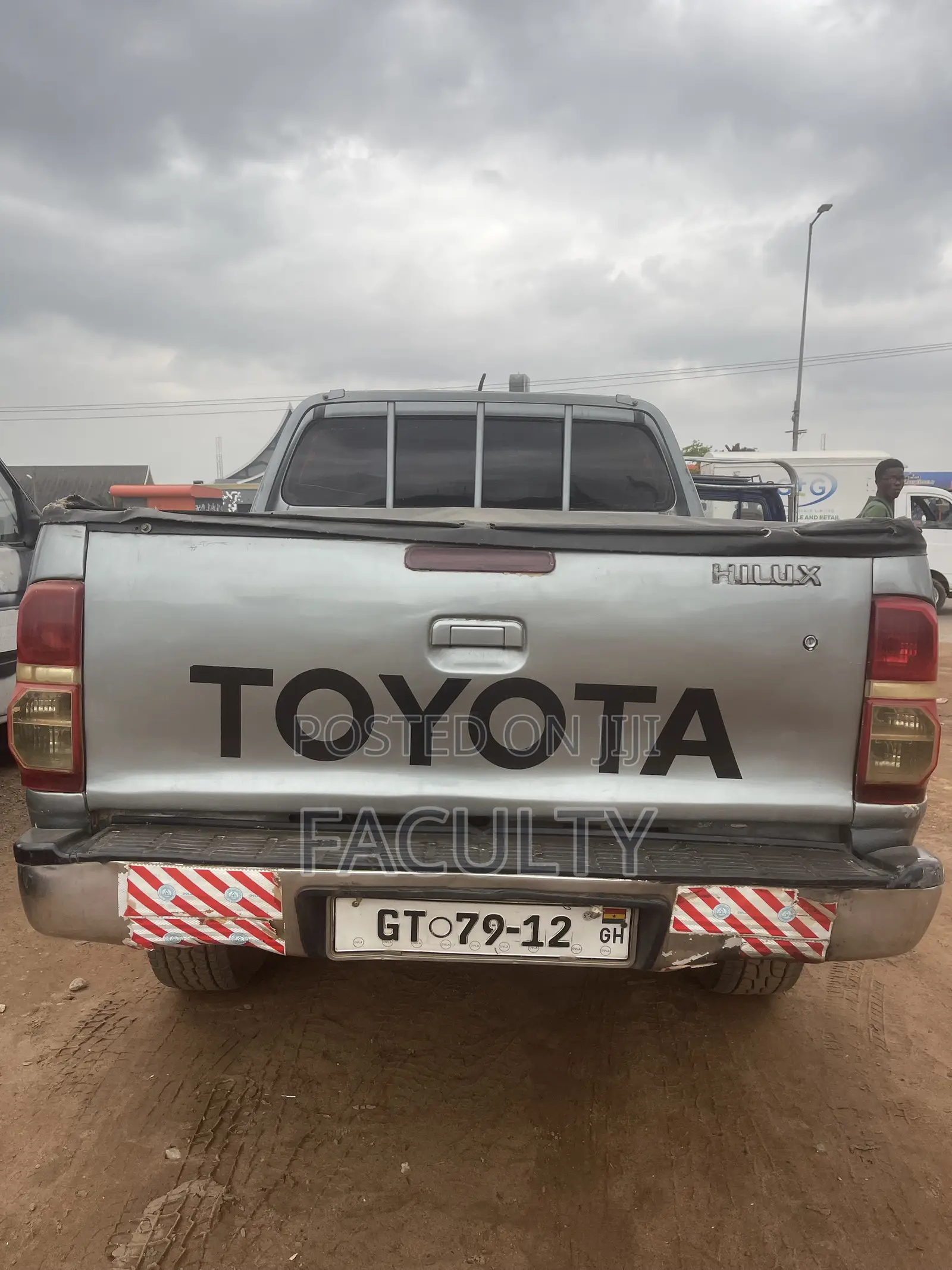 Toyota Hilux 2.5 D-4D 4X4 SRX 2011 Gray