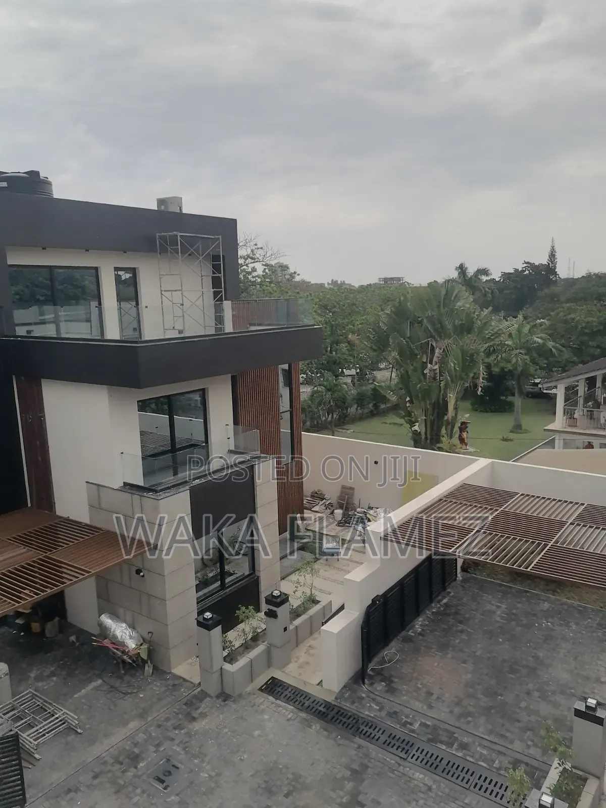 4bdrm Mansion in Cantonment, US Embassy Area for sale