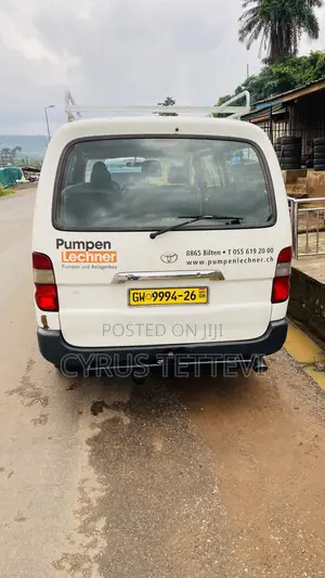 Toyota HiAce 2011 White