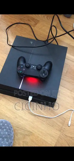 Play Station 4