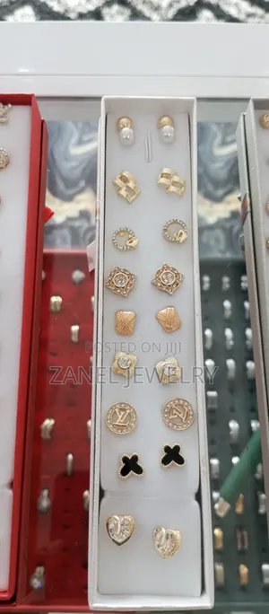 Ladies Stud Earrings