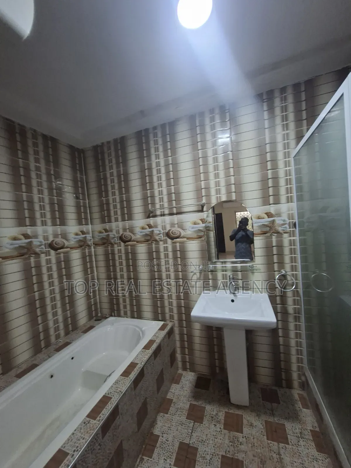 3bdrm Apartment in Oyarifa, Owusu Ansah for rent