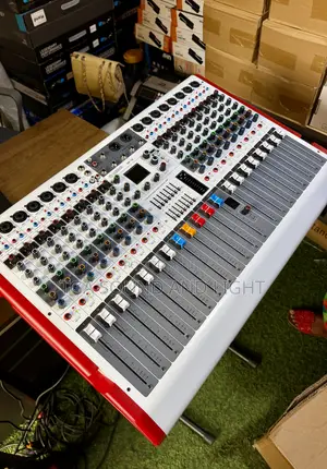 Yamaha QR-16 16 Channels Powered Mixer[2026 Model]