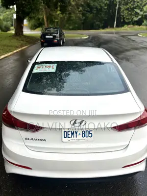 Hyundai Elantra SE Sedan FWD (2.0L 4cyl 6M) 2017 White
