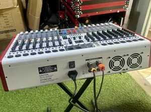 Yamaha QR-16 16 Powered Mixer (2026 Model)