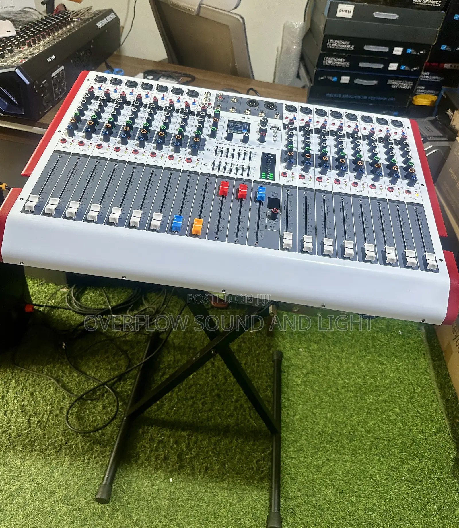 Yamaha QR-16 16 Powered Mixer (2026 Model)