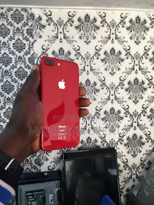 Apple iPhone 8 Plus 64 GB Red