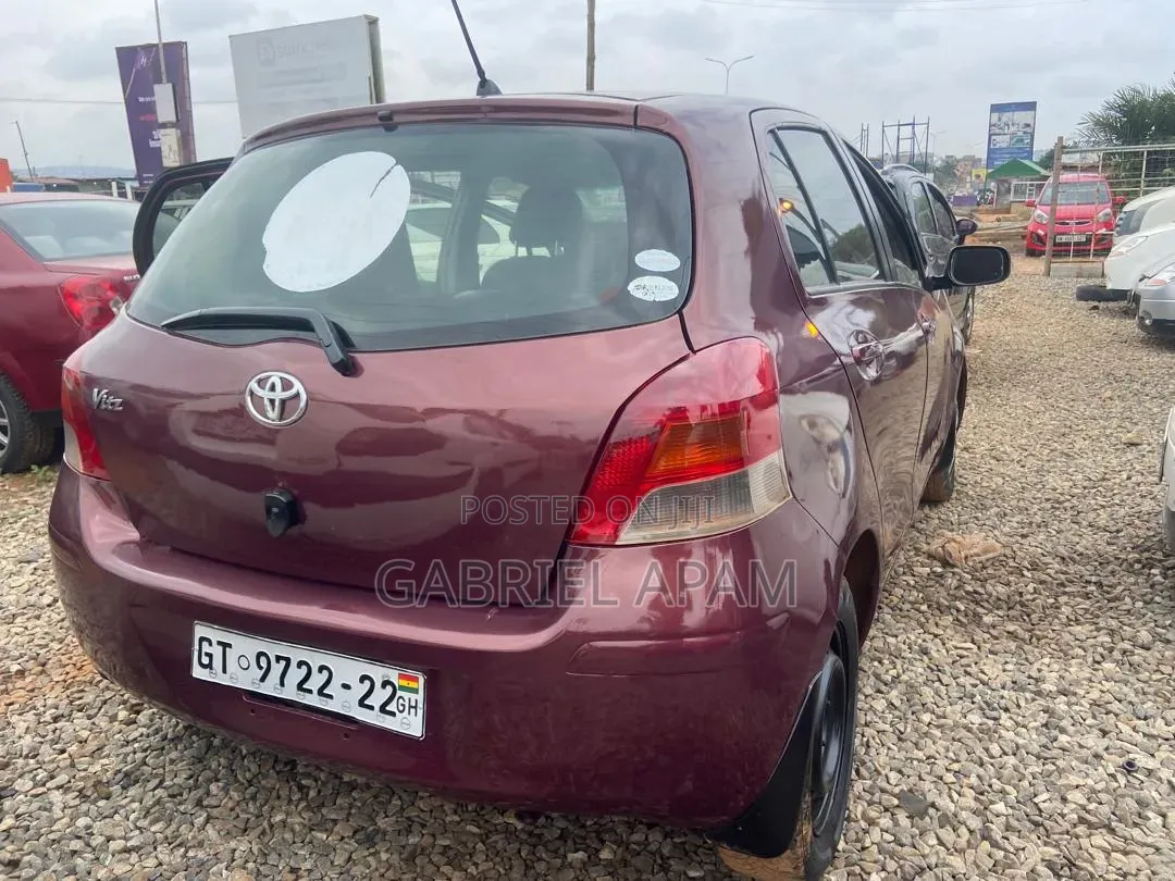 Toyota Vitz 2010 Brown
