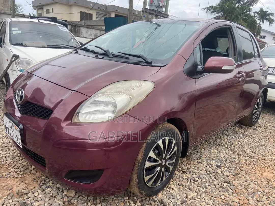 Toyota Vitz 2010 Brown