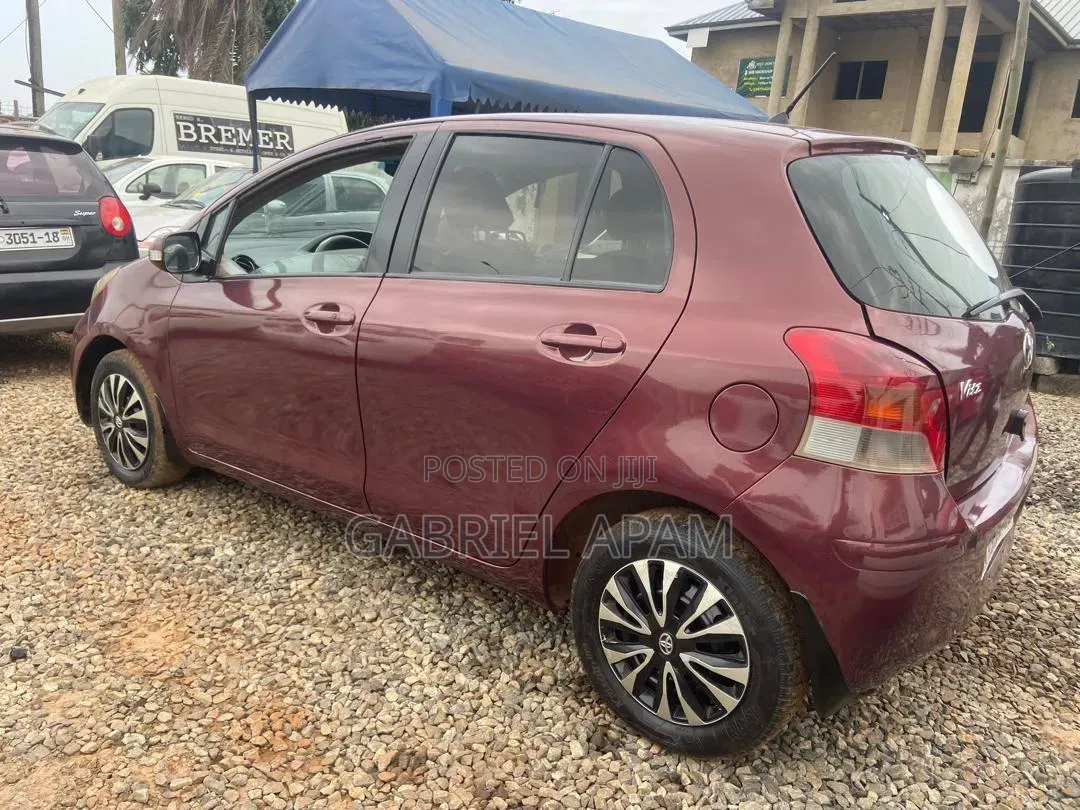 Toyota Vitz 2010 Brown