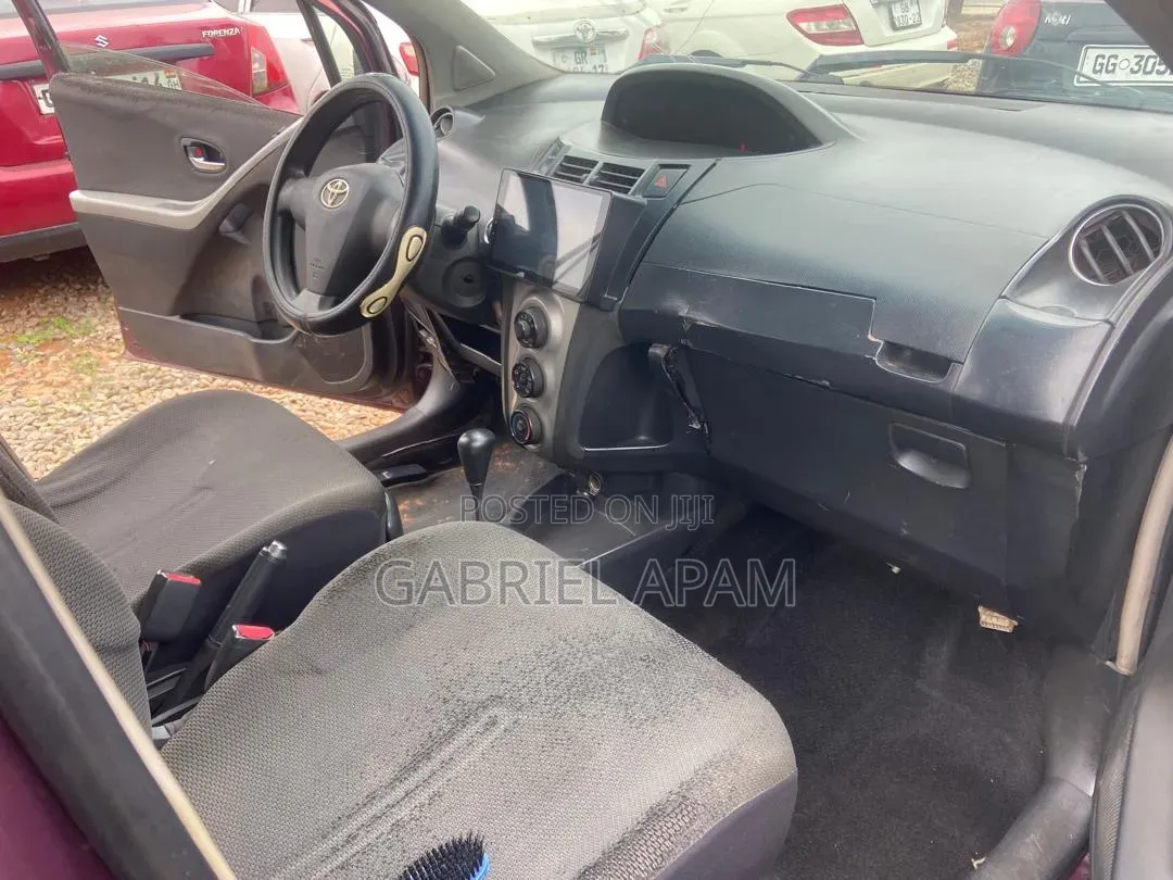 Toyota Vitz 2010 Brown