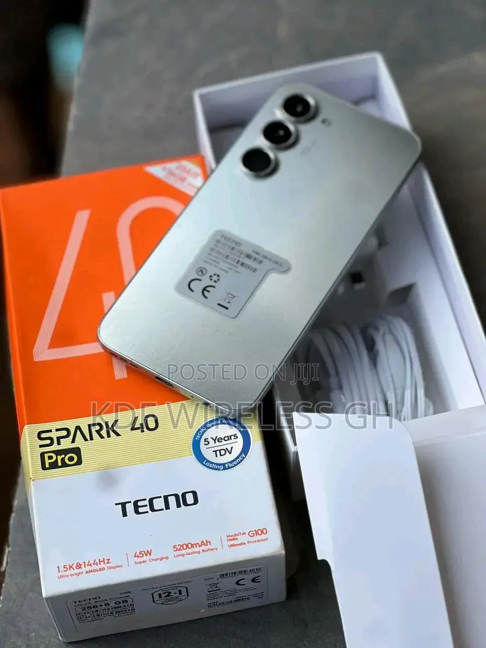 New Tecno Spark 40 Pro 256 GB Silver