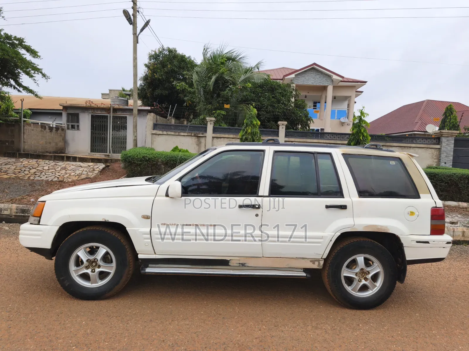 Jeep Cherokee 1998 White