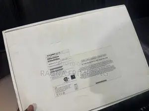 Laptop Apple MacBook Pro 2022 M2 8GB Apple M2 SSD 256GB