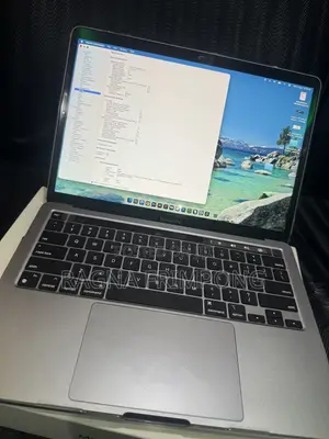Laptop Apple MacBook Pro 2022 M2 8GB Apple M2 SSD 256GB