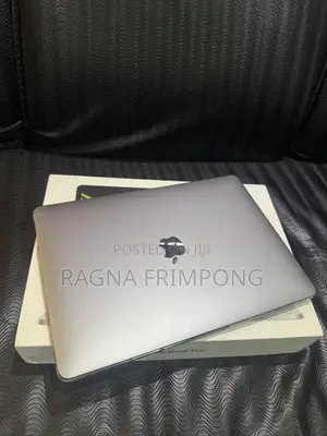 Laptop Apple MacBook Pro 2022 M2 8GB Apple M2 SSD 256GB