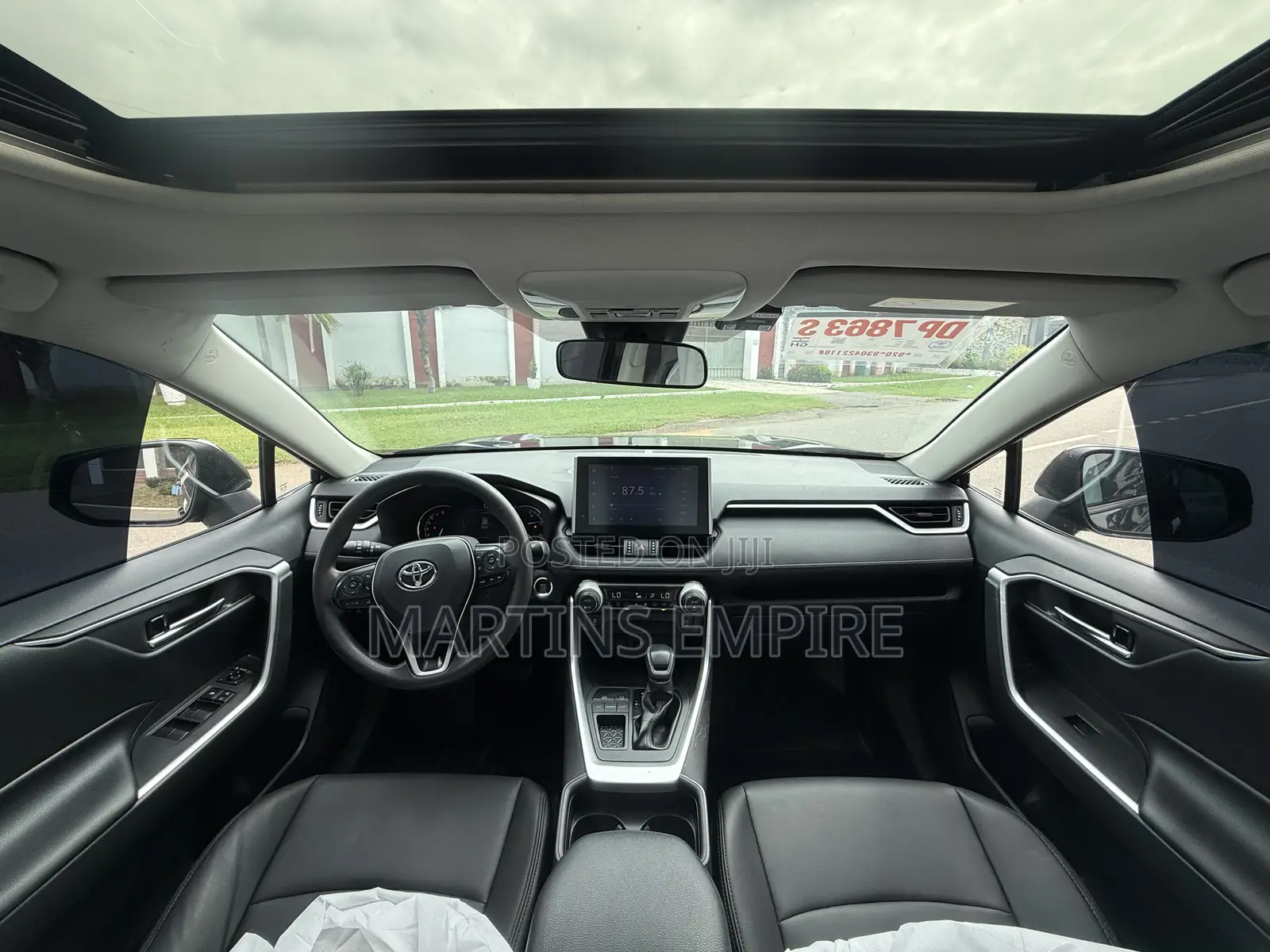 Toyota RAV4 XLE FWD 2023 Black