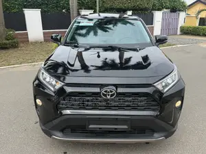 Toyota RAV4 XLE FWD 2023 Black