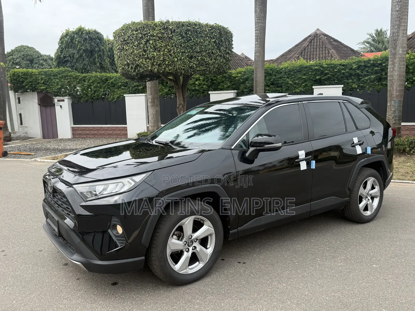 Toyota RAV4 XLE FWD 2023 Black