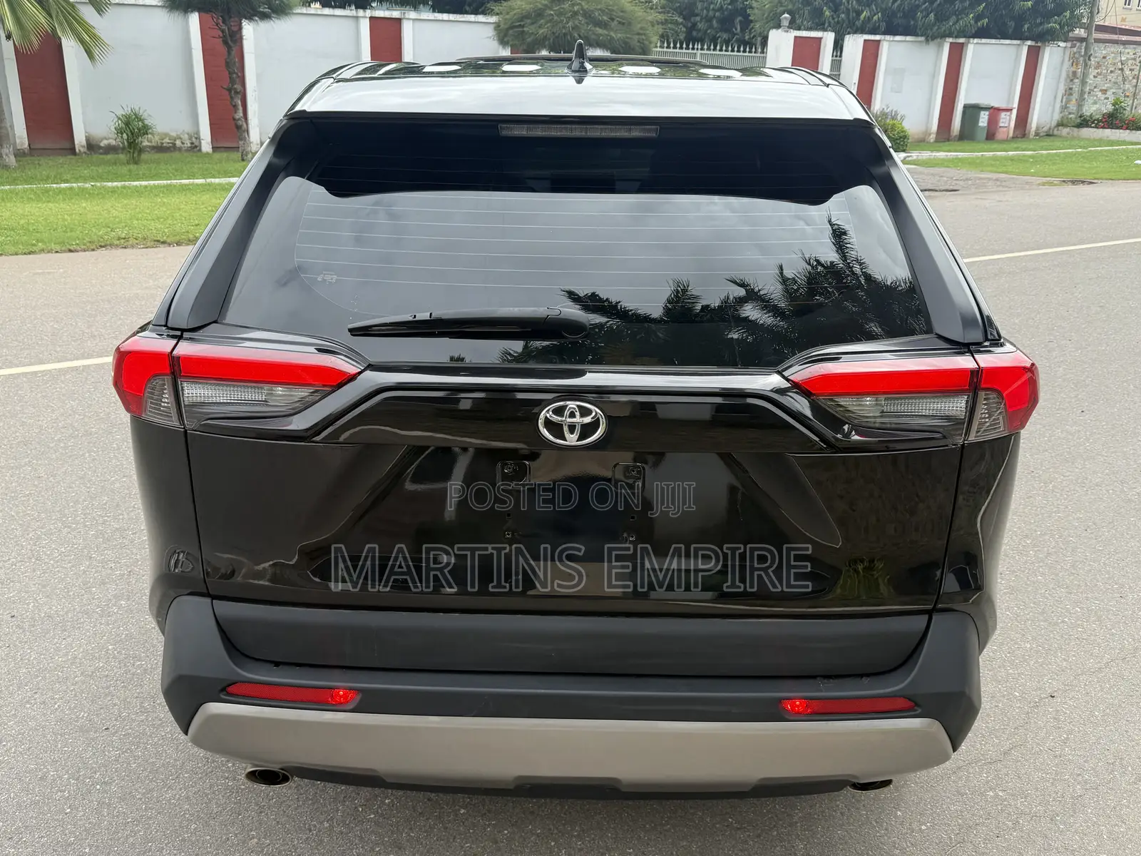 Toyota RAV4 XLE FWD 2023 Black