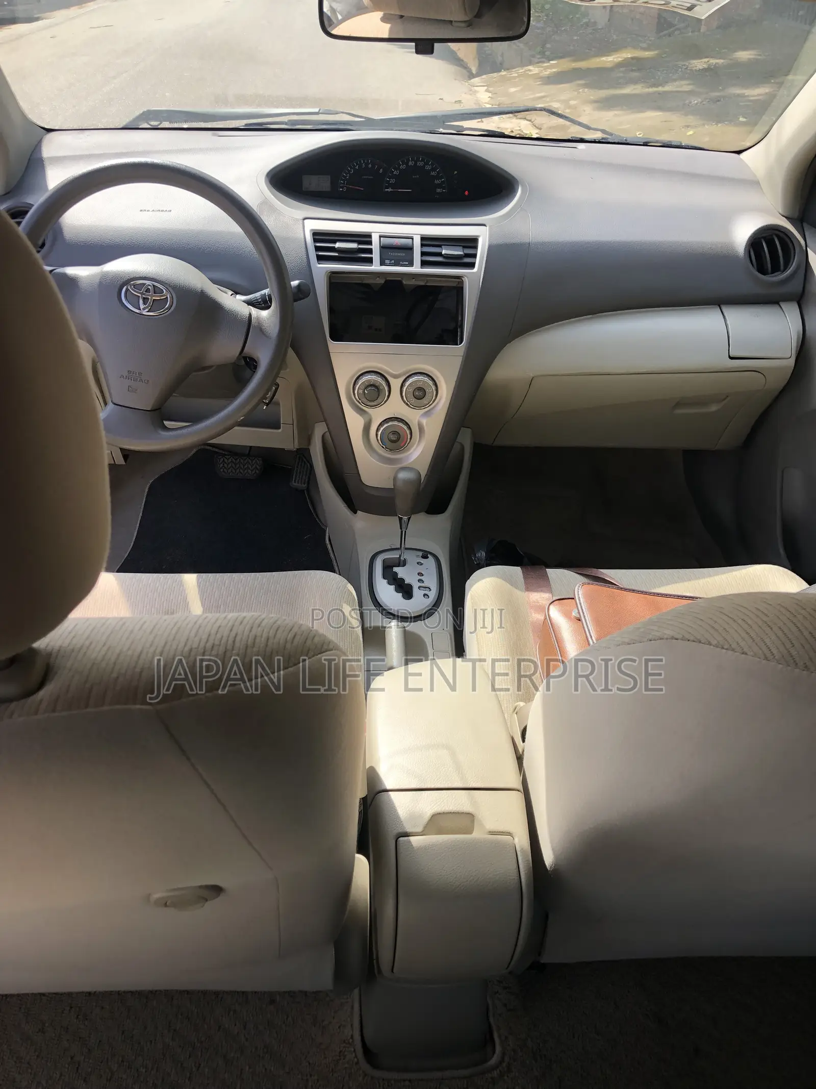Toyota Belta 2010 Silver